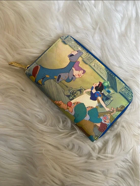 Disney Loungefly Snow White Scenes Ziparound Wallet - Picture 5 of 8